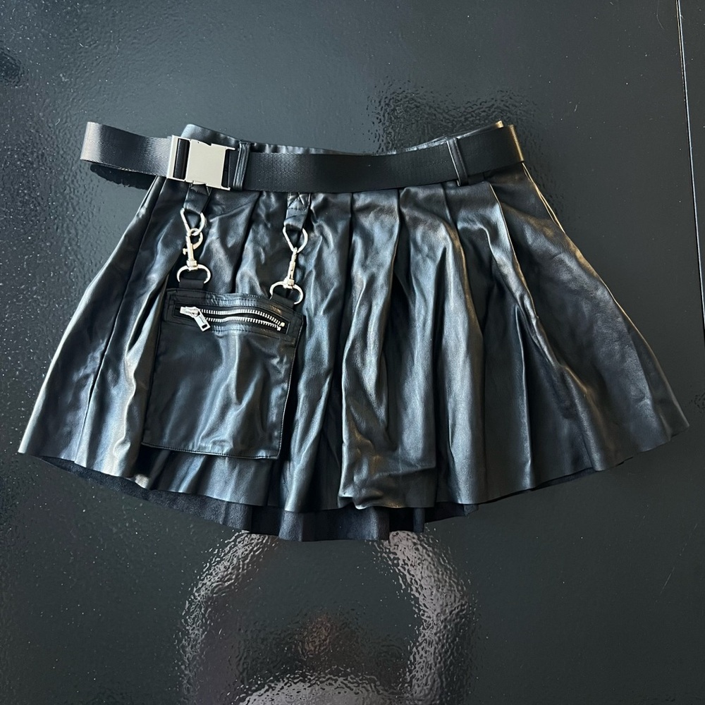 Poster Girl Dolls Kill Ready for Action Black Leather Skirt with Pouch Medium - Picture 6 of 8